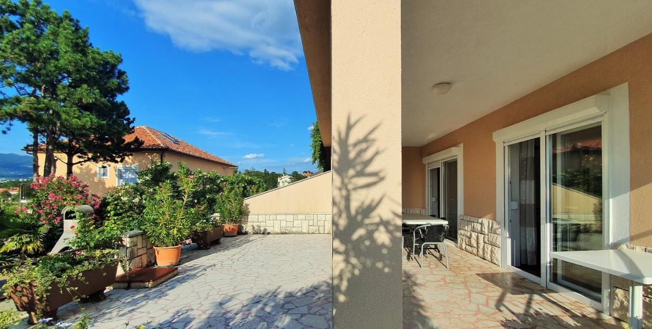 Apartments Grskovic G. Jesenovica Šilo Esterno foto