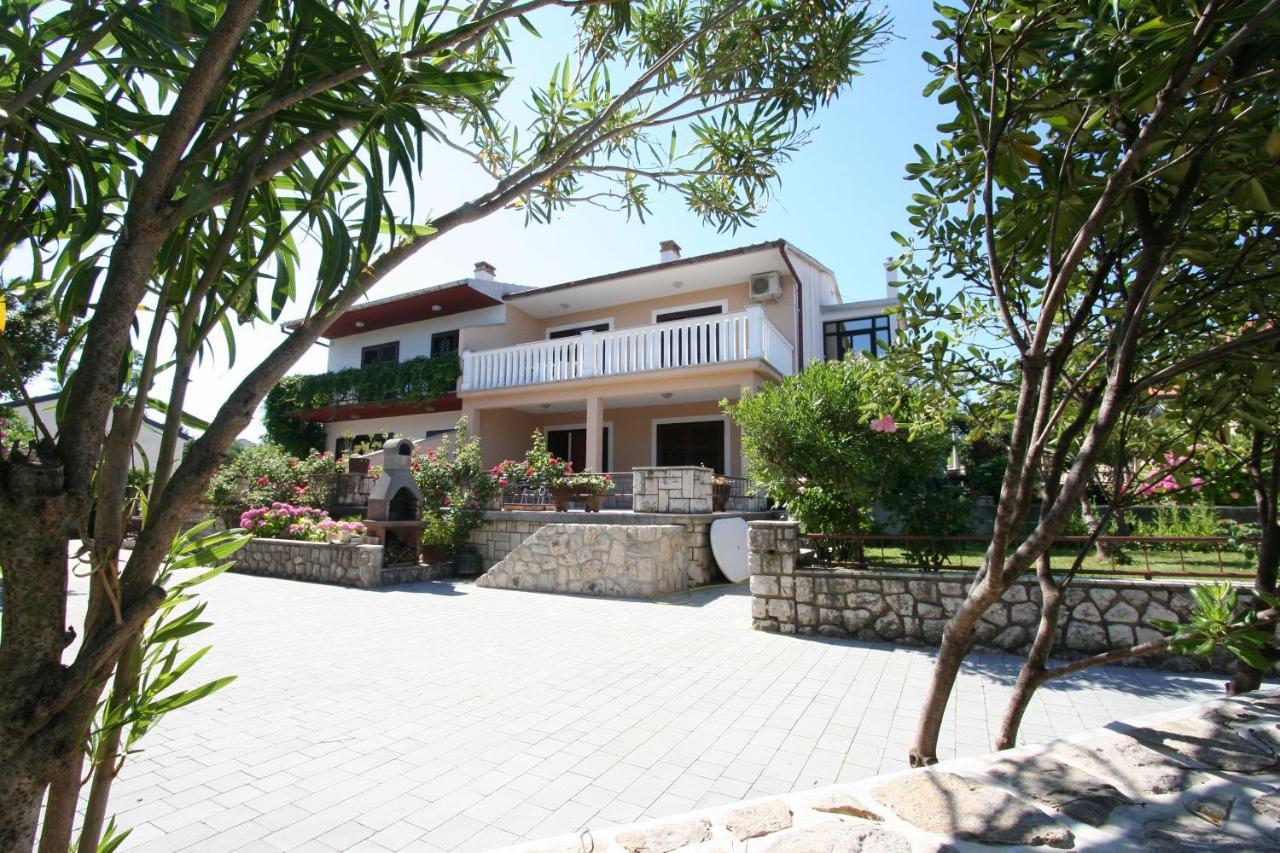 Apartments Grskovic G. Jesenovica Šilo Esterno foto