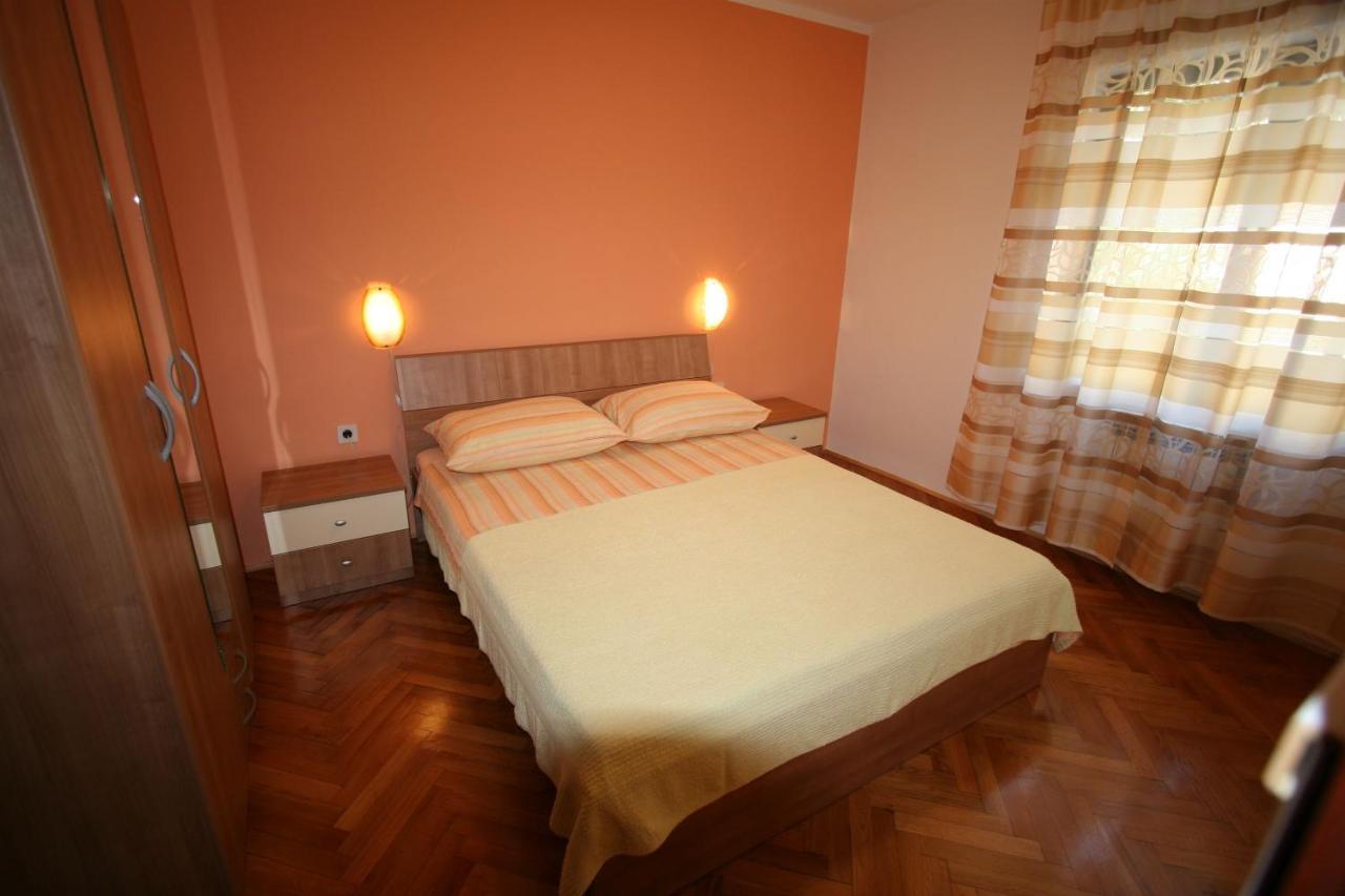 Apartments Grskovic G. Jesenovica Šilo Esterno foto