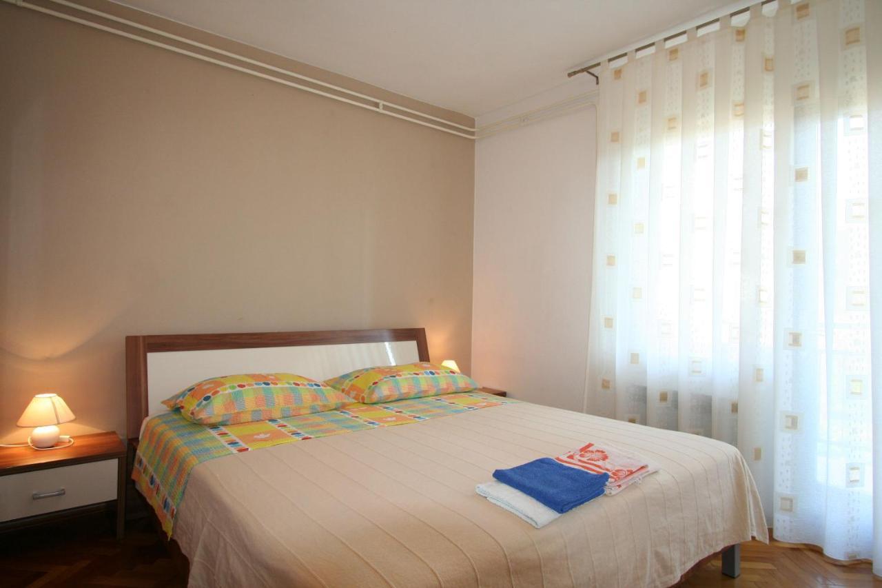 Apartments Grskovic G. Jesenovica Šilo Esterno foto